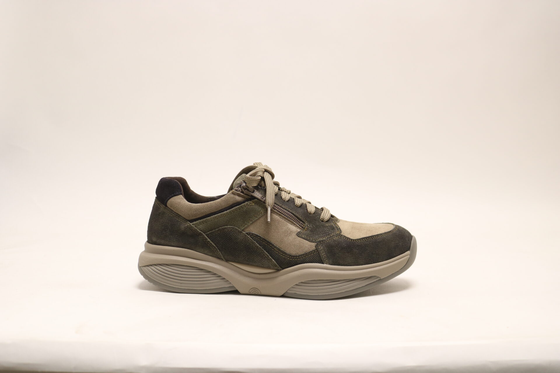 Xsensible 30088.2 Taupe veterschoen