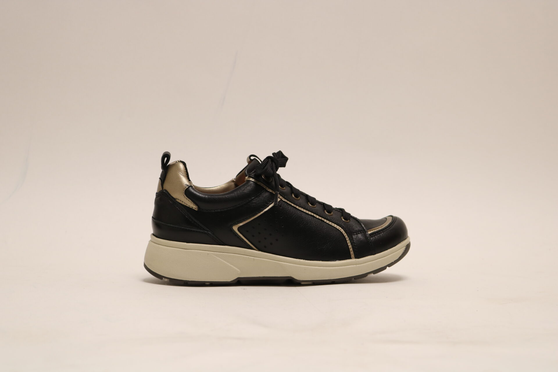 Xsensible 30223.3 H Zwart Veterschoen